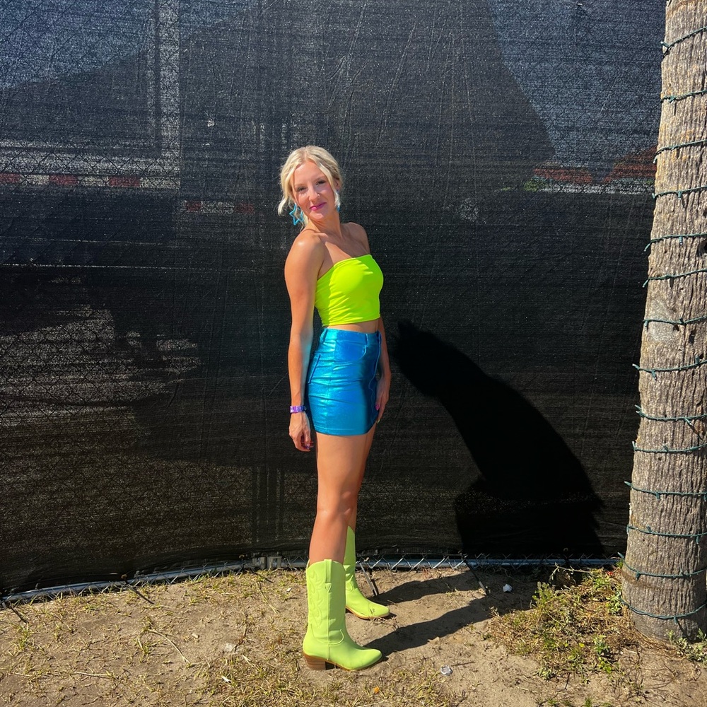 size 8 women’s neon green cowgirl boots